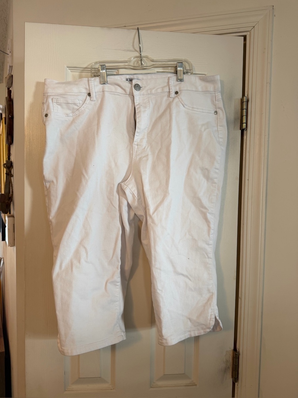 d. jeans White Denim Capris